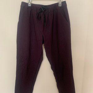 Lululemon purple jogger size 6